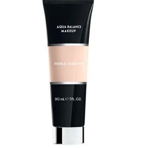 Merle Norman Aqua‎ Balance Makeup L18